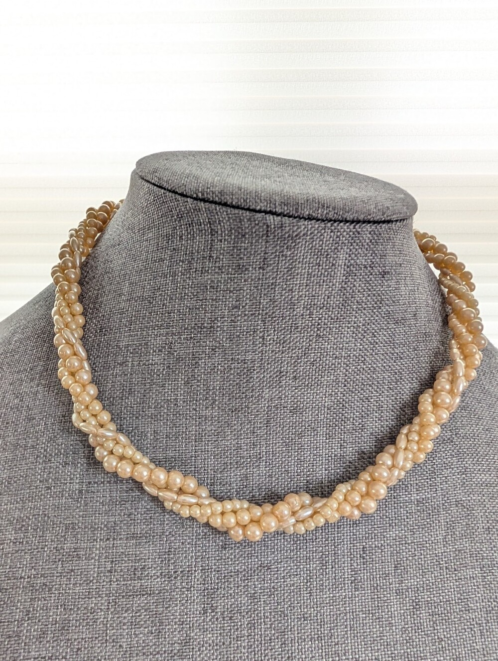 Vintage Champagne Tone Faux Pearl Twisted Torsade Pin Up Classic Retro Necklace